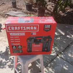 Craftsman V20 Versa stack Radio/Charger