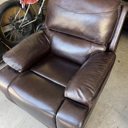 LEATHER RECLINER