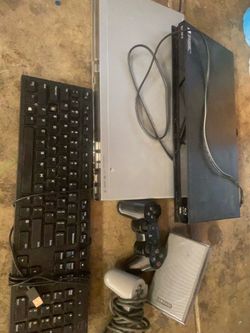 Blue Ray dvd ,Samsung speaker,keyboard and 2 PlayStation controller
