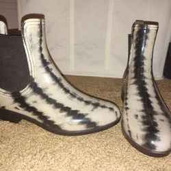 rain boots size 6