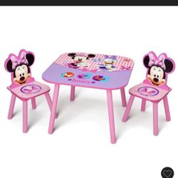 Minnie Mouse Kids Table with Chairs 