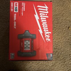 Milwaukee Light With Battery 