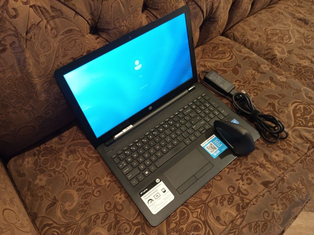 Laptop HP-15-bs212wm-8gb Ram-160gb HD SSD Solid