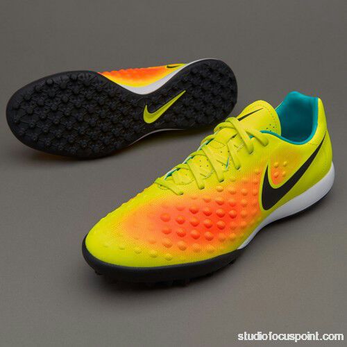 Iniesta Receives New One of a Kind Custom Nike Magista