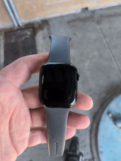 Apple watch series 9  DescriptionSelling my Apple Watch Series 9 (GPS model, 45mm)