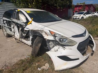 2013 Hyundai Sonata 2.4L Hybrid For Parts