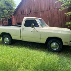 1982 Dodge D-Series