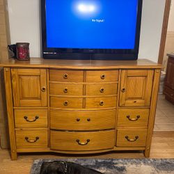 Dresser And 2 Nightstands