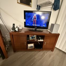 32” Samsung HDTV + Real Wood TV Cabinet – Bundle – $100 OBO