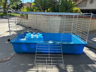 Small cage for guinea pig or small animal