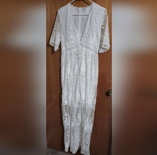 White lace dress size large. 