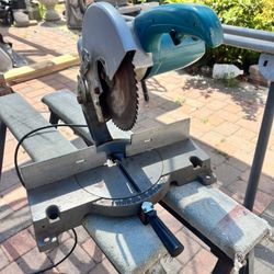 Makita  10”  Miter Saw 