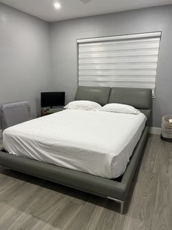 Base De Cama Sin Colchon Color Gris