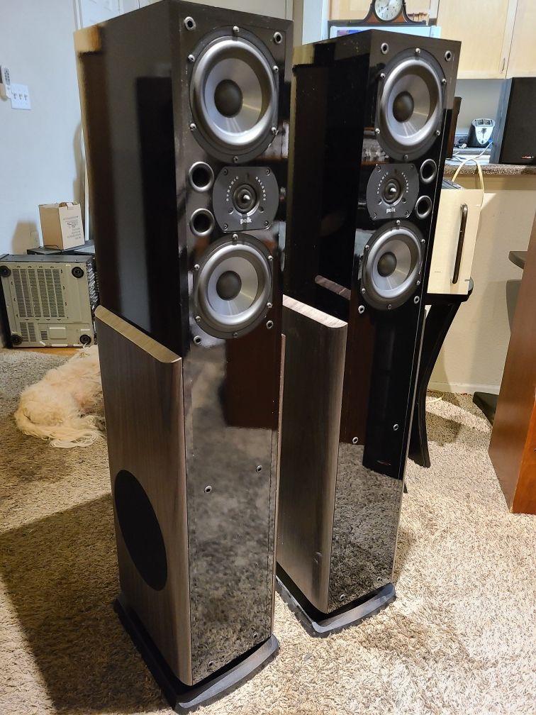 Polk Audio LSi15 Tower Speakers