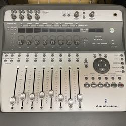 Gray DigiDesign Digital Mixer 