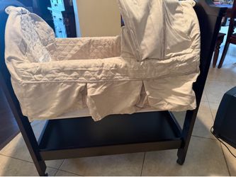 Bassinet used but great condition