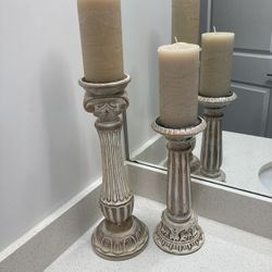 Distressd wooden candle holders with vanilla Bombay candles