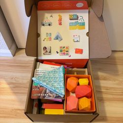 Lovevery Free Sprit Play Kit (Months 34, 35, 36)