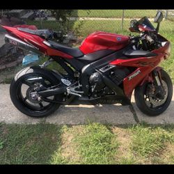 2004 Yamaha R1 