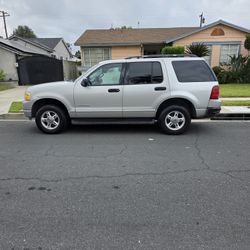 2004 Ford Explorer
