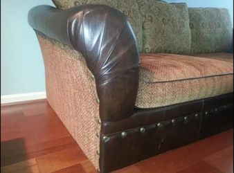Comfortable, High Quality Couch (discounted)
