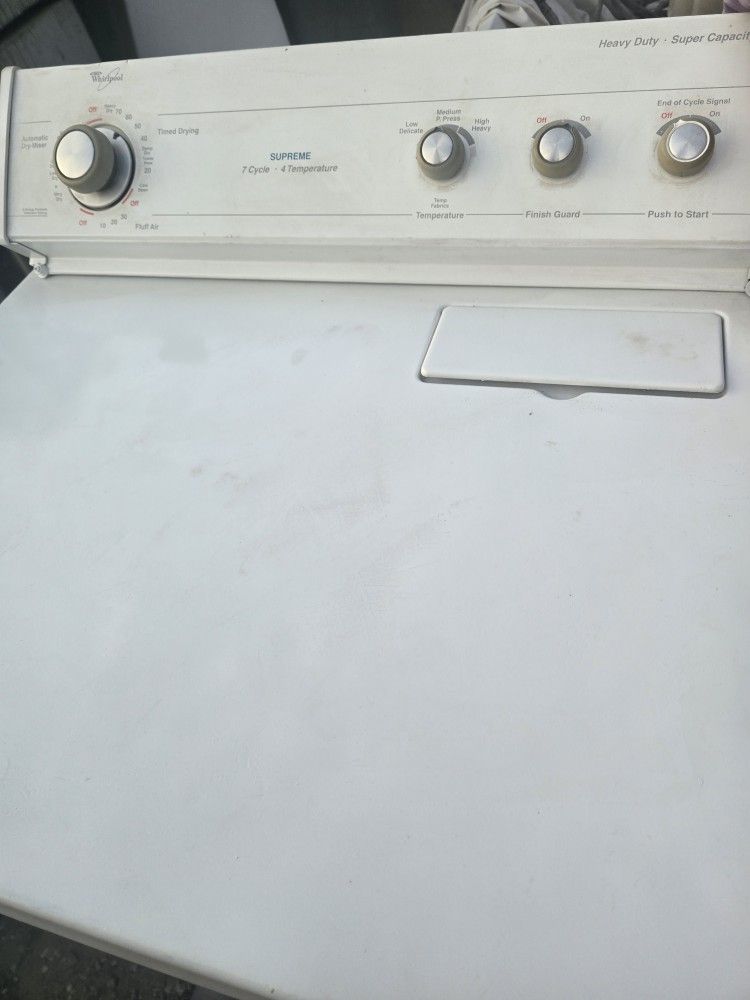 Whirlpool Gas Dryer Large Capacity And Heavy Duty Works Excellent 