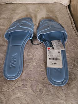 NEW ZARA BABY BLUE SANDALS SUZE 10 $20.00 FIRM PRICE.