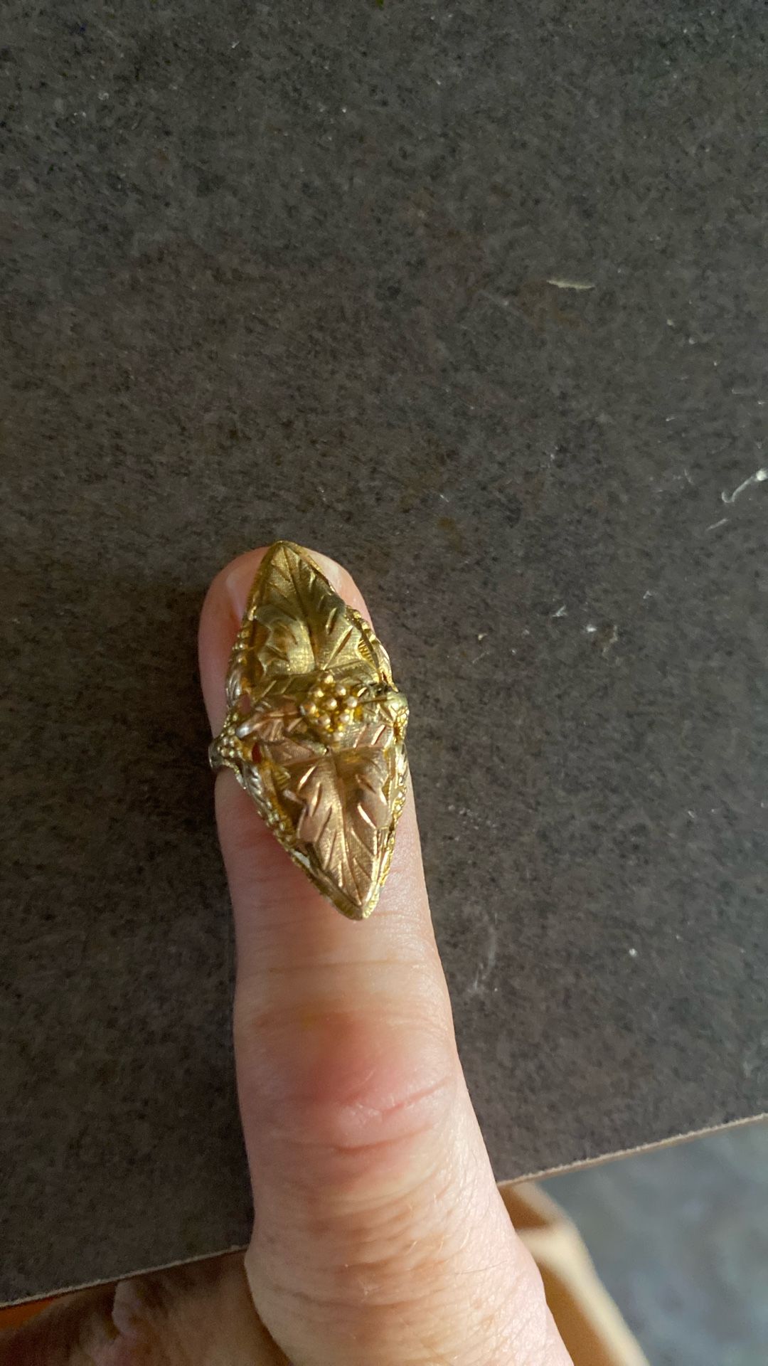10k Black Hills Gold Ring