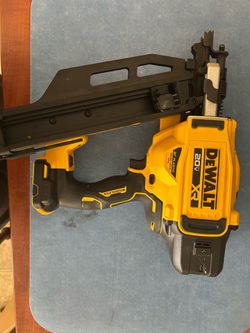 DEWALT 20-Volt 21° Cordless Framing Nailer (Tool-Only)