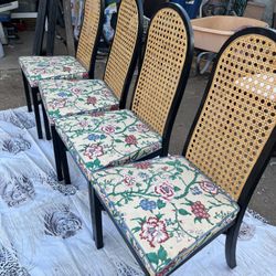 Set Of 4 dining Chairs  