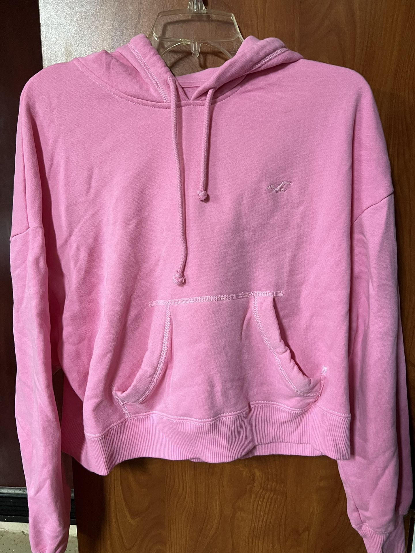 hollister pink hoodie (size m)