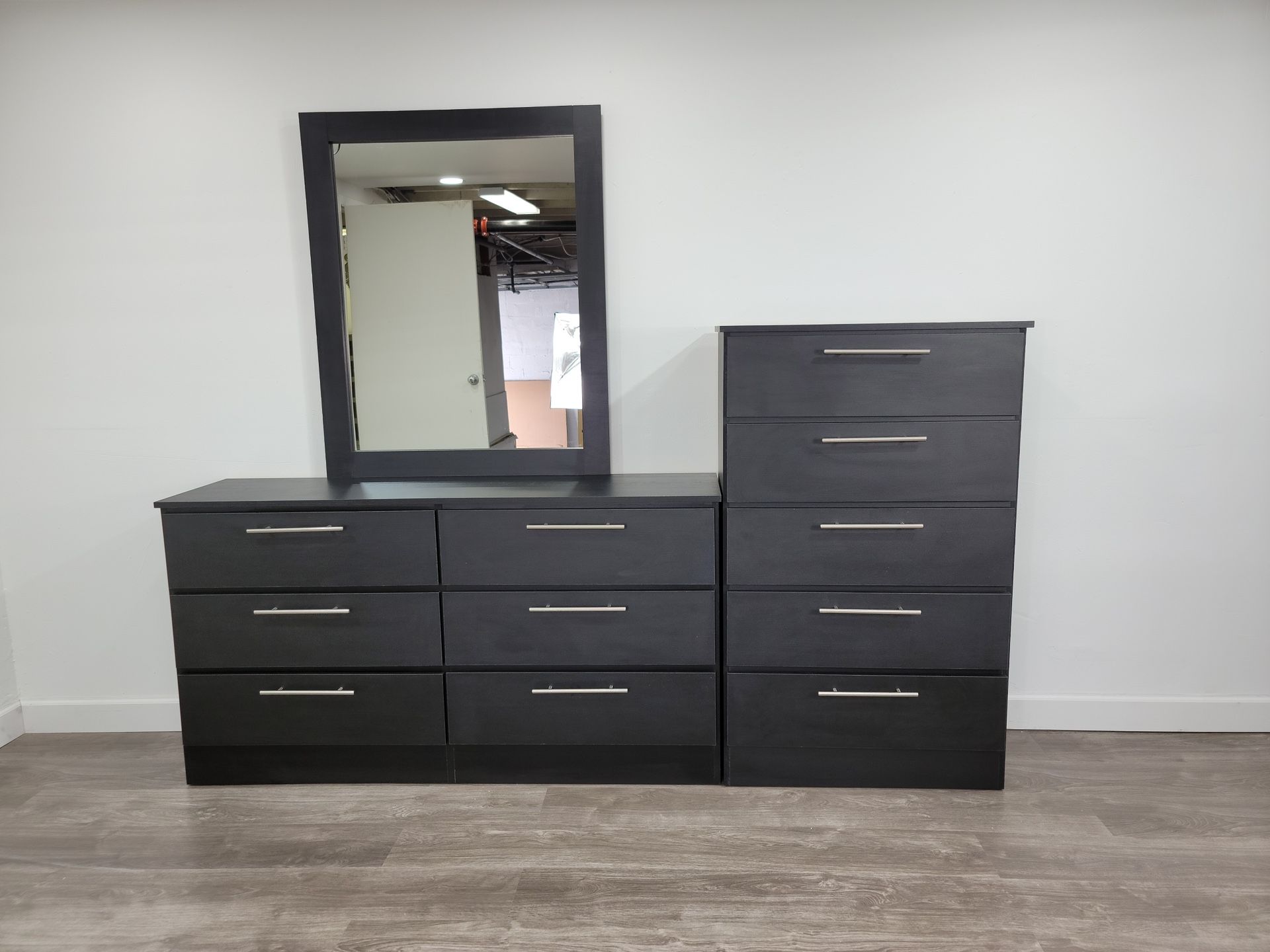 DRESSER WITH MIRROR AND CHEST - COMODA CON ESPEJO Y GAVETERO