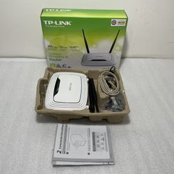 TP-Link ~ TL-WR841N ~ 300mbps 2.4GHz Wireless N WiFi Router ~ White ~ Open Box