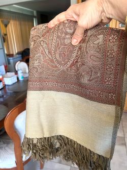 Pakistani unique Shawl