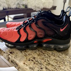 2022 Nike Vapormax  Plus Black And Crimson   