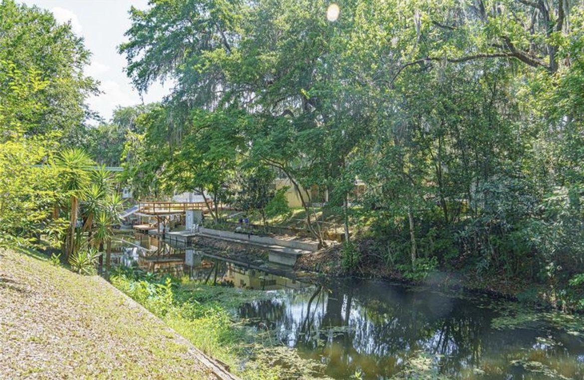 Mobile Home With Lot And Canal * ( no Lot Rent )  