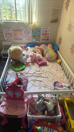 Full toddler frame and mattress