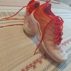 Nike Air Vapormax... 