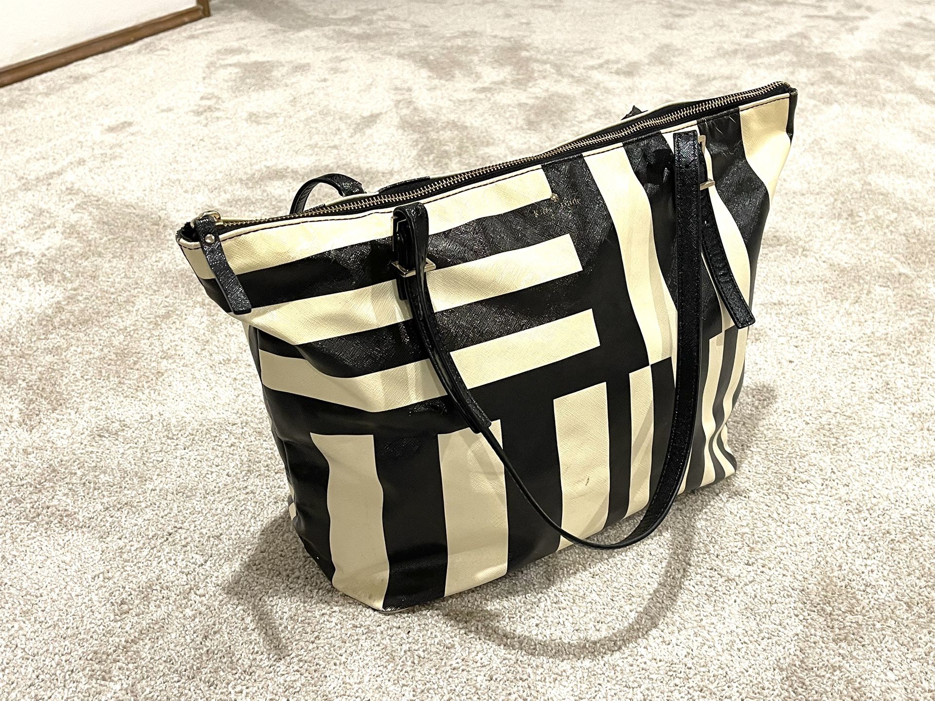 Authentic Large Kate Spade Black and White Zipper Tote