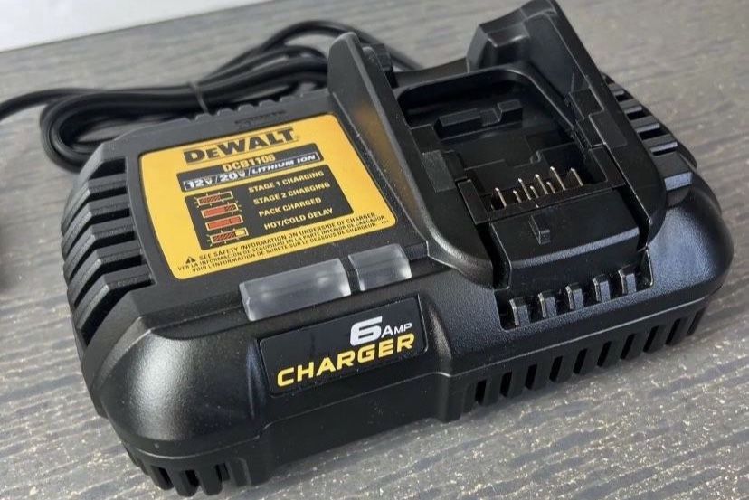 Dewalt 12v 20v 60 V 6amp Charger