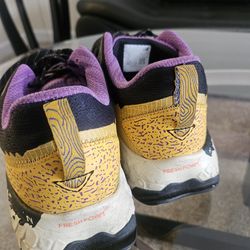 Mens new balance..size 10.5