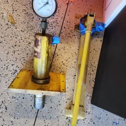 Hydraulic Ram With Pump