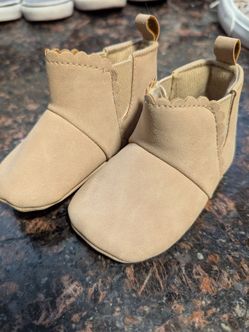 Carter's Baby girl boots newborn 3-6months