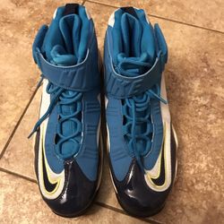 Mens Rare Nike Sneakers, Size 9.5