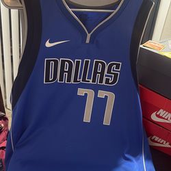 Luka Doncic Mavs XL Jersey