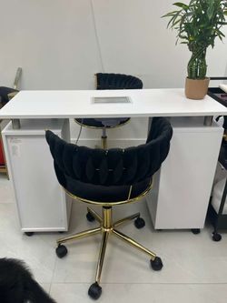 Manicure Table With Chair