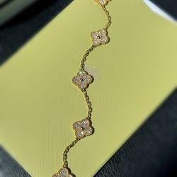 18k yellow gold Van cleef Alhambra style diamond 5 motifs clover shape stone bracelet