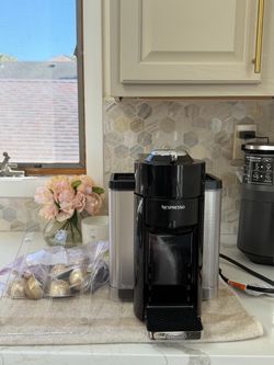Nespresso Evoluo with magnetic pod holder and sweet vanilla nespresso pods