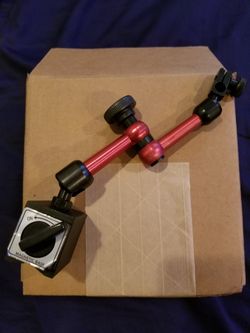 Magnetic base