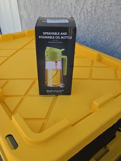 RIKVWS Sprayable and Pourable Oil Bottle